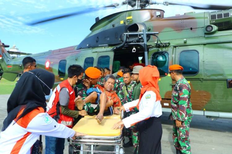 103 Warga Korban Banjir dan Tanah Longsor dari Tiga Desa Terisolir Berhasil Dievakuasi