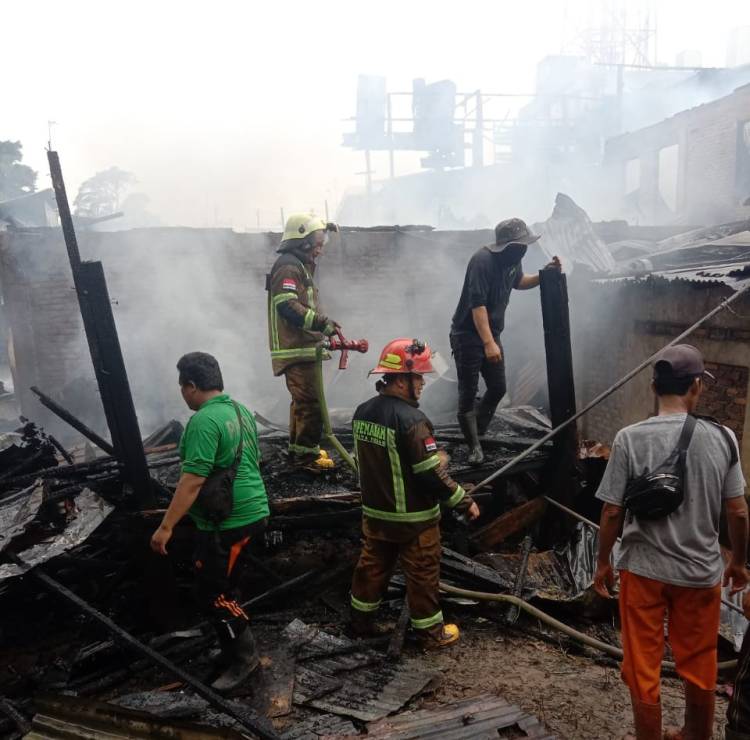 Delapan Rumah di Medan Maimun Hangus Terbakar