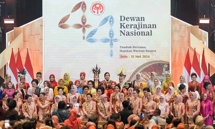 Hadiri Puncak HUT Dekranas di Solo, Pj Ketua Dekranasda Sumut Inginkan Regenerasi Pengrajin Berjalan Baik