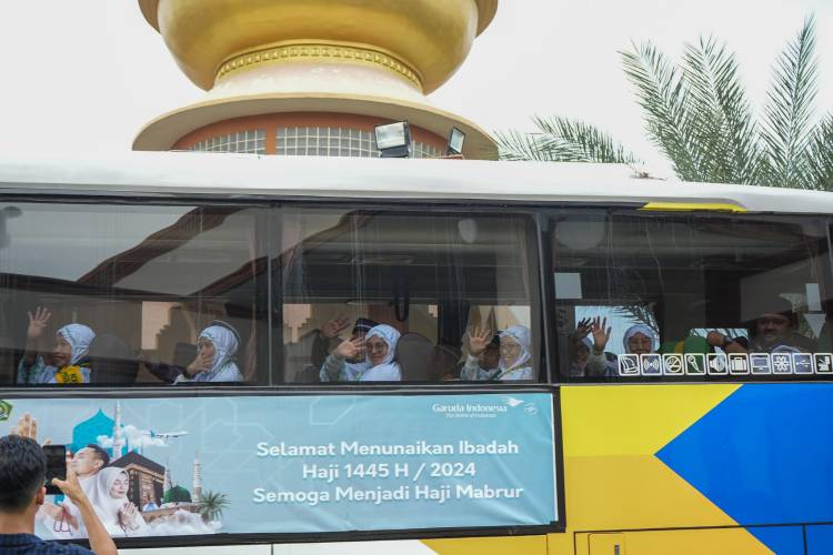 Lepas 348 Calhaj Kloter IV, Walikota Titip Doa agar Medan Diberi Keberkahan