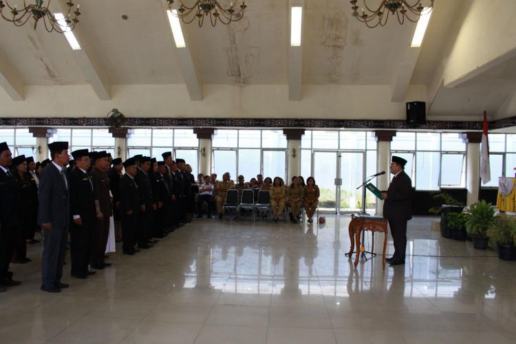 Bupati Dairi Lantik 62 Orang Pejabat Eselon III dan IV