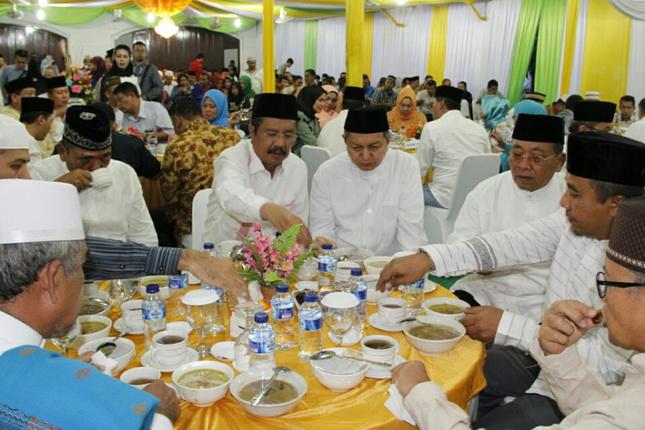Buka Puasa di Rumah Ketua DPRD, Gubernur: Bersinergi Untuk Kepentingan Rakyat