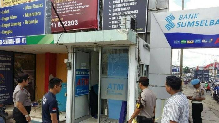 Kawanan Rampok Bobol dan Angkut Mesin ATM di Palembang