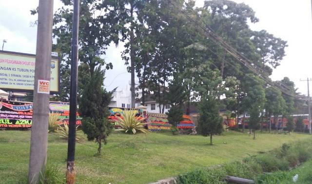 Ratusan Papan Bunga Ucapan Duka Cita dan Dukungan Berantas Terorisme Banjiri Mapoldasu