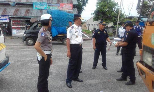 Jelang Lebaran, Tim Gabungan Razia Angkutan Umum dan Barang di Terminal Lubuk Pakam