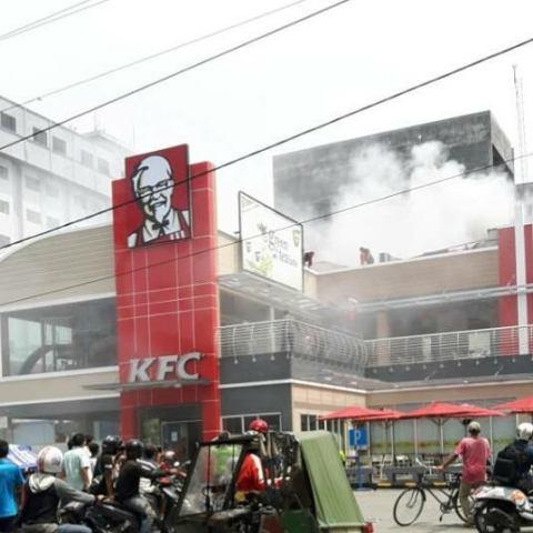 Restoran KFC Jalan Adam Malik Medan Terbakar