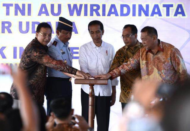 Lanud di Tasikmalaya Jadi Bandara Umum, Presiden Jokowi Minta Menhub Perpanjang Landasan