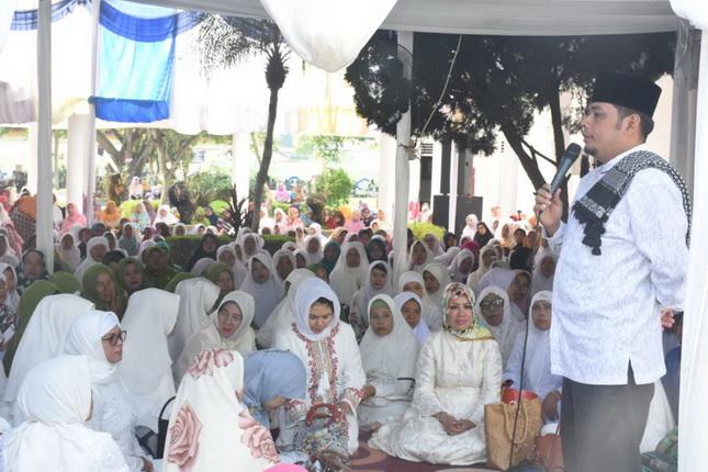 3.000 Kaum Ibu Deli Serdang Padati Pengajian Akhir Ramadhan 1438 Hijriah