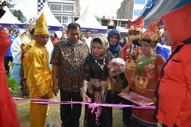 Bupati Deli Serdang Buka Dekranasda Fair