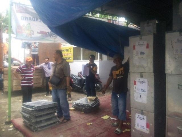 KPU Deli Serdang Distribusikan Logistik Pilkada Serentak