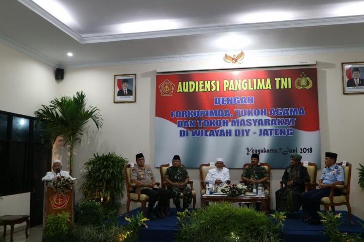 Panglima TNI Silaturahmi dengan Forkopimda dan Tokoh Agama