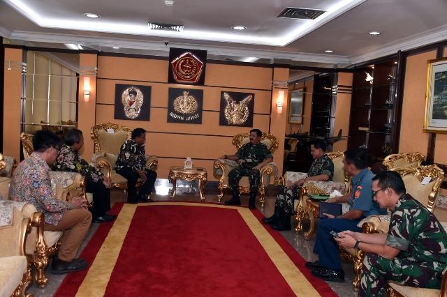 Panglima TNI Terima Kunjungan Dirut PT Pindad 
