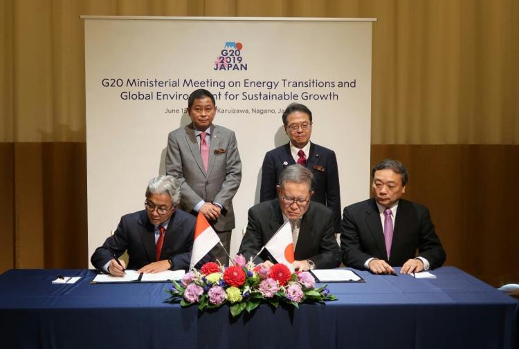 Investasi 20 Miliar Dollar, SKK Migas dan INPEX Corporation Tandatangani HoA Blok Masela