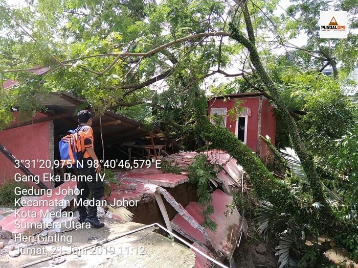 Tanah Longsor di Medan Johor, Satu Rumah Rusak Berat