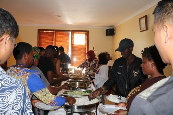 Berlebaran di Tanah Afrika Dar es Salaam, Obat Rindu Para WNI