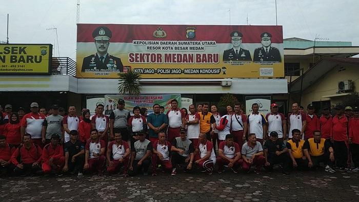 Sambut HUT Bhayangkara ke-73, Polsek Medan Baru Adakan Olahraga Bersama TNI