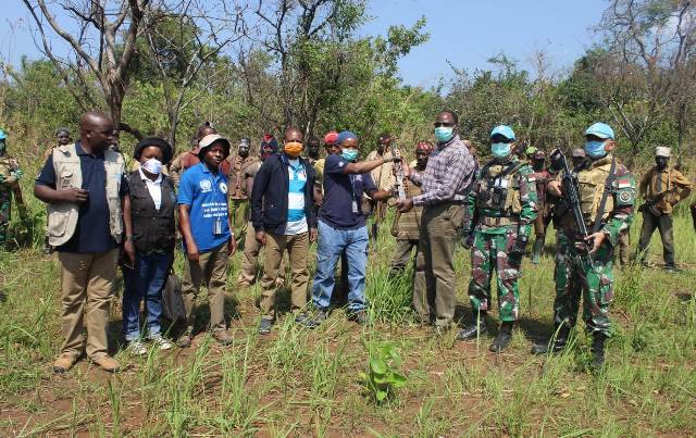 Satgas TNI RDB Berhasil Damaikan Pertikaian 3 Suku Desa Kashege Kongo