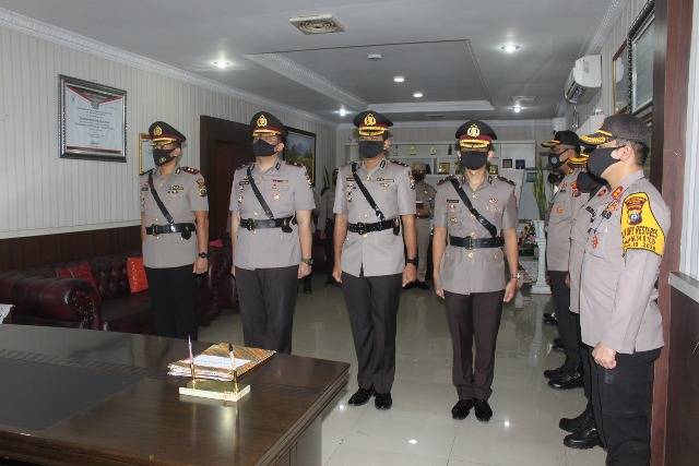 Kapolrestabes Medan Pimpin Upacara Sertijab Kasat Reskrim dan Kapolsek Medan Baru