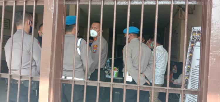 Oknum Polisi Sembunyikan Sabu dalam Sup Daging untuk Tahanan, Ditangkap Polrestabes Medan