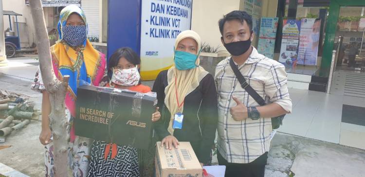 	Viral Usai Tiga Kali Gagalkan Upaya Bunuh Diri Ayahnya, Kabaharkam Polri Hadiahi Anak 9 Tahun dengan Laptop