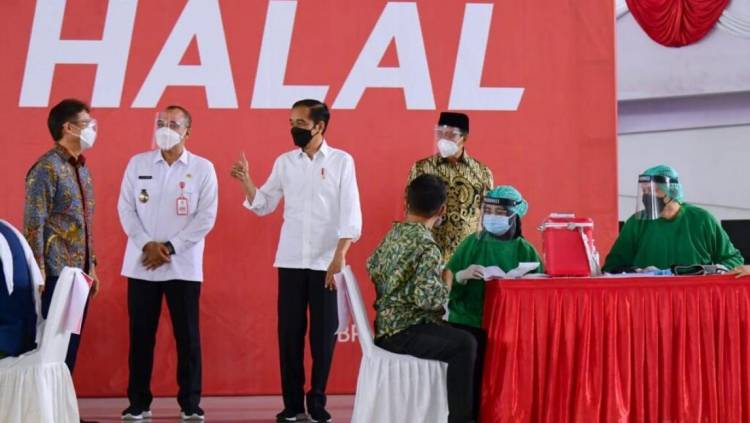 Presiden Jokowi Targetkan Satu Juta Vaksinasi per Hari pada Juli 2021 Mendatang