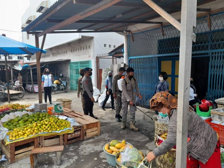 Polsek Medan Timur Kembali Bubarkan Kerumunan Warga di Pasar Sambu Medan