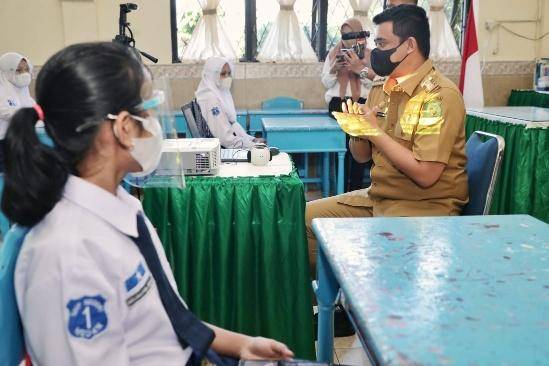 Tinjau Simulasi PTM di SMPN 1, Wali Kota Medan Optimis Sekolah Dapat Dibuka Mulai Juli 2021