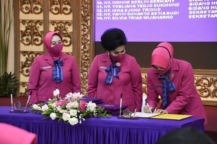 Ny Nanny Hadi Tjahjanto Pimpin Sertijab Wakil Ketua Umum Yayasan Tunas Muda IKKT