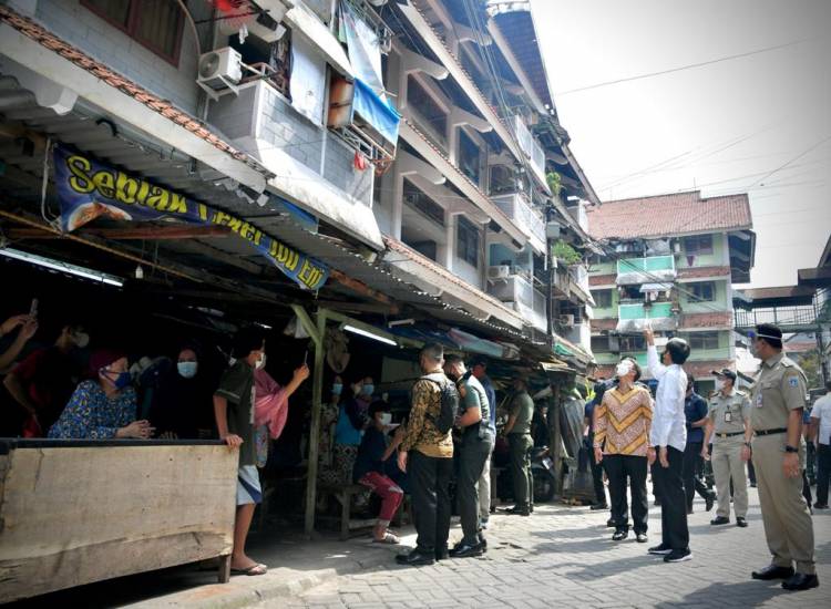 Tingkat Interaksi Tinggi, Presiden Minta 7,5 Juta Warga DKI Jakarta Divaksinasi Hingga Agustus