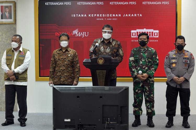 Menko Airlangga Sebut Tren Kenaikan Kasus COVID-19 Pasca Libur Lebaran Masih Harus Diwaspadai