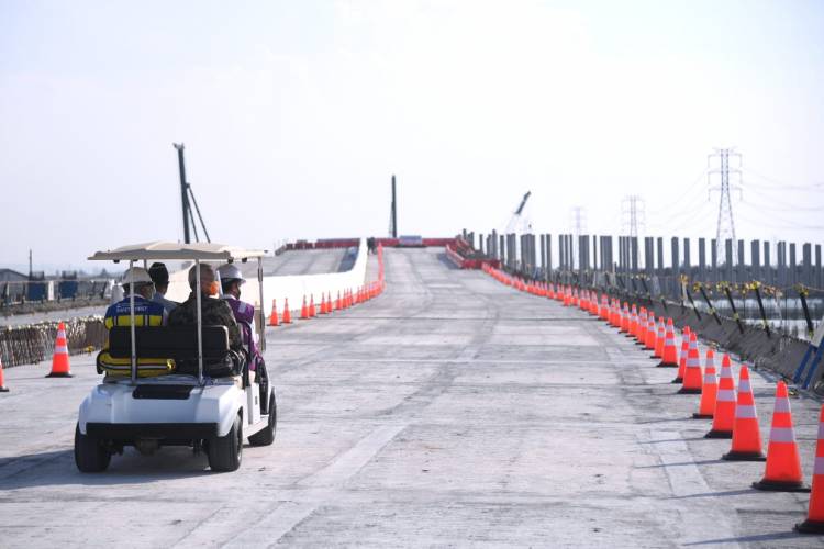 Jalan Tol Ruas Semarang &ndash; Demak Urai Kemacetan dan Atasi Rob Kaligawe