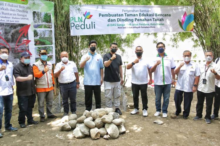 Bobby Lakukan Peletakan Batu Pertama Pembangunan Taman Edukasi Bencana dan Dinding Penahan Bantaran Sungai Deli