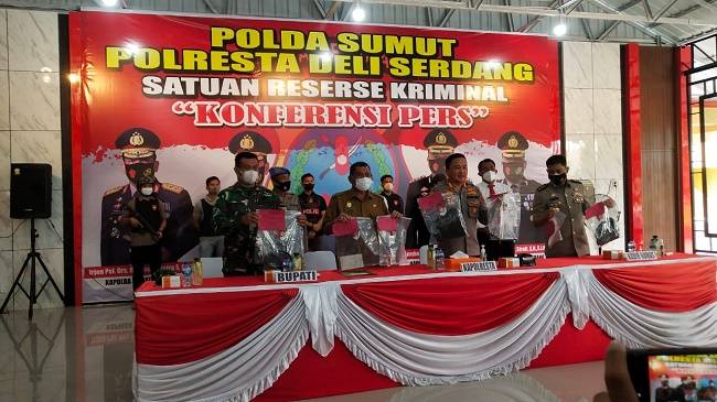 Kapolresta Deli Serdang Paparkan 2 Pelaku Pembunuhan Kalinus Zai