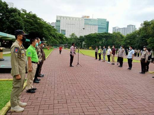 Pastikan Warga Medan Semakin Sadar Prokes, Petugas Satgas Covid-19 Gelar Patroli PPKM Mikro