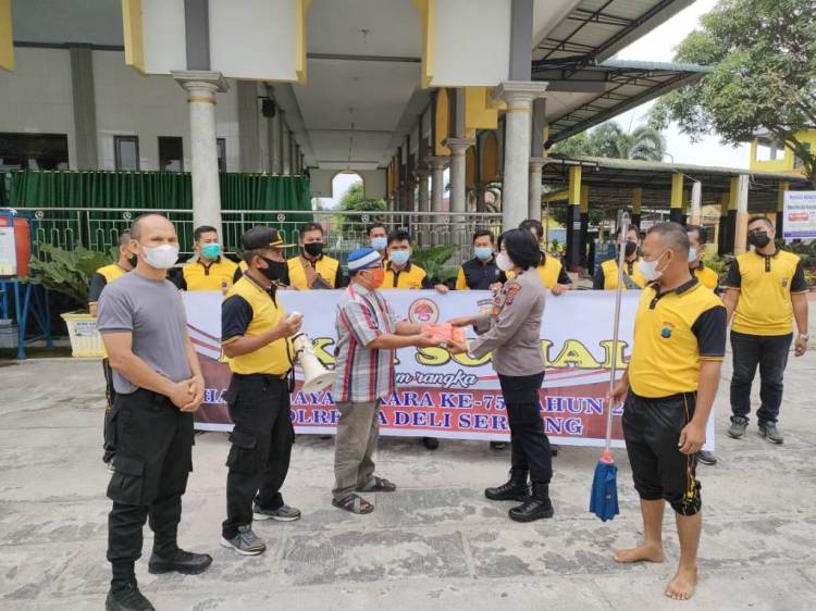 Sambut HUT Bhayangkara Ke-75, Polresta Deli Serdang Gelar Bakti Sosial di Rumah Ibadah