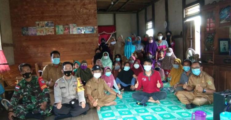 Babinsa Laksanakan Pendampingan Keperluan Peningkatan Ketahanan Ekonomi Keluarga Desa Binaan 