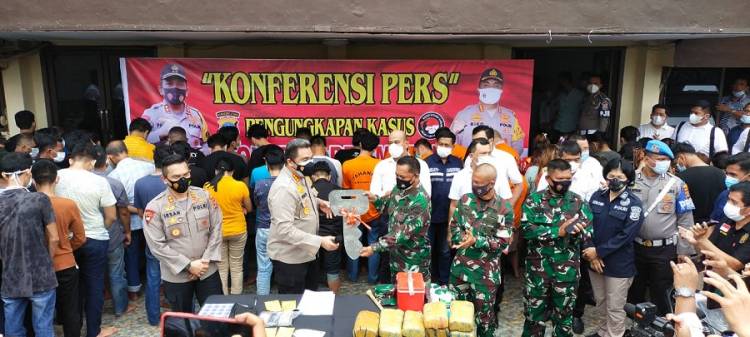 Amankan Pembawa 148 Kg Ganja, Peltu Sitorus dapat Penghargaan dari Kapolrestabes Medan