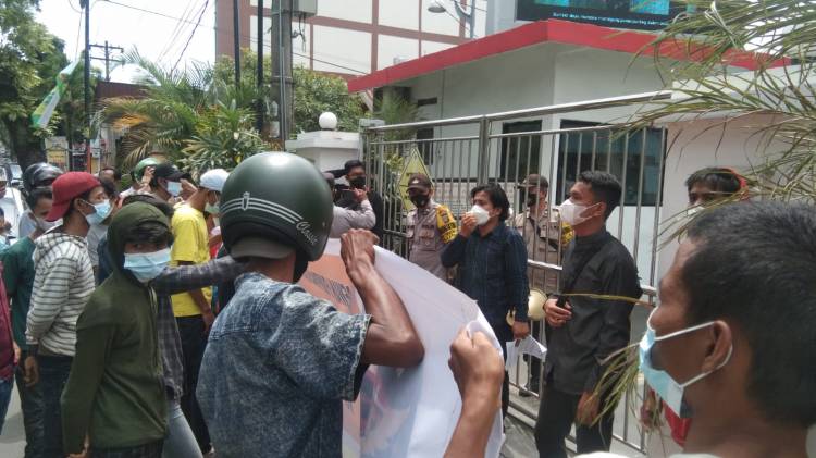 Geruduk Kantor BPN Sumut dan Medan, Massa DPD KIM Sumut Minta SHM No 557/Sei Rengas Atas Nama T Nancy Saragih Dibatalkan