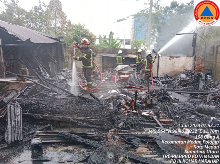 Dua Rumah di Medan Polonia Terbakar