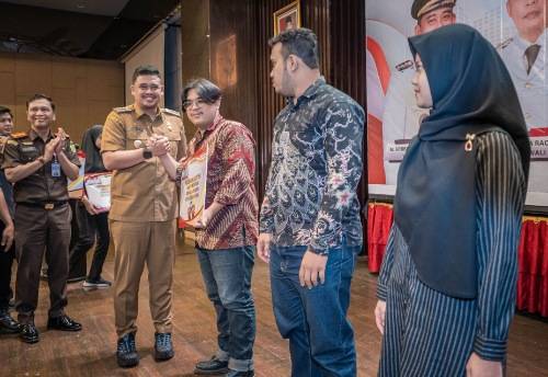 Sebanyak 125 Mahasiswa Terima Bantuan Biaya Pendidikan dari Pemko Medan