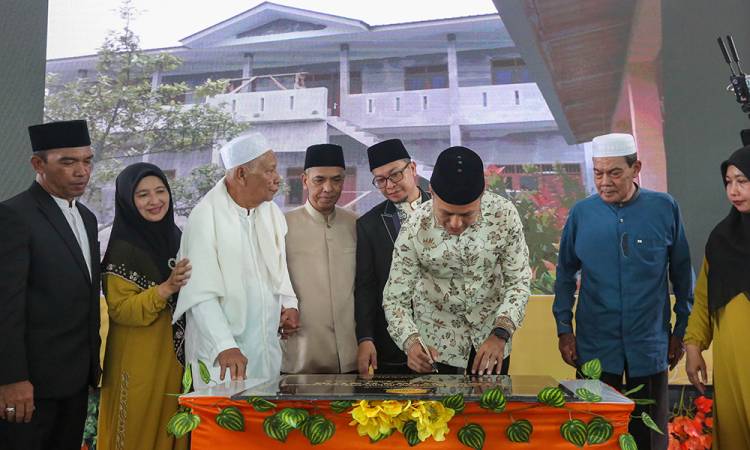 Hadiri Peresmian Gedung Baru, Ijeck Harapkan YPIT Aisyah Maksum Semakin Berkembang