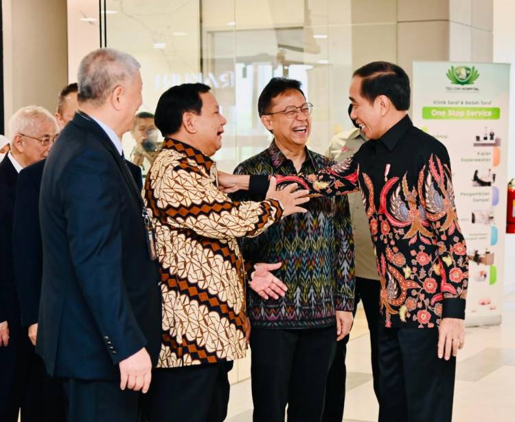 Menhan Prabowo Dampingi Presiden Jokowi Resmikan Tzu Chi Hospital