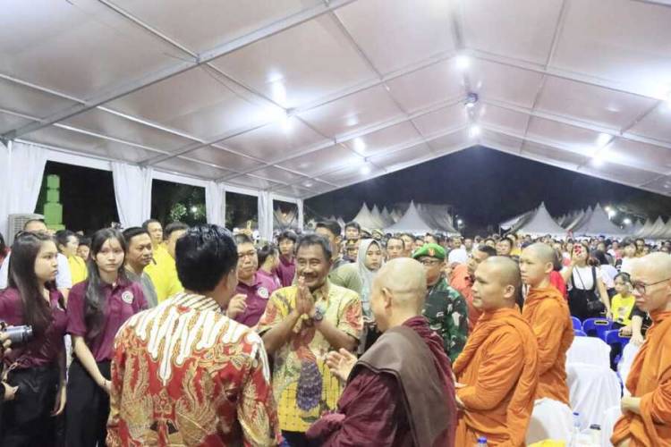 Hadiri Perayaan Waisak, Walikota Binjai Mengajak Bersama Membangun Binjai Lebih Baik