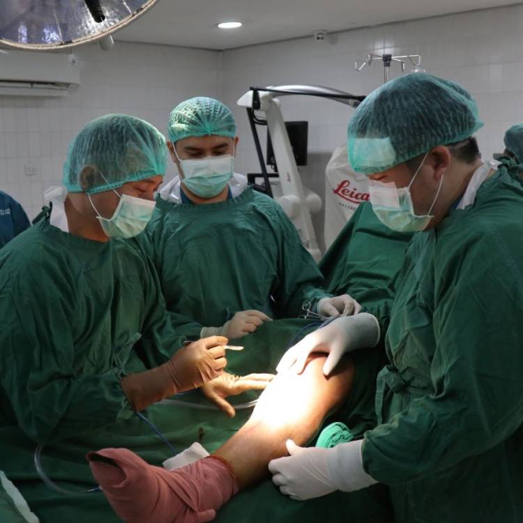 RS Adam Malik Lakukan Operasi Megaprosthesis pada Kasus Tumor Tulang