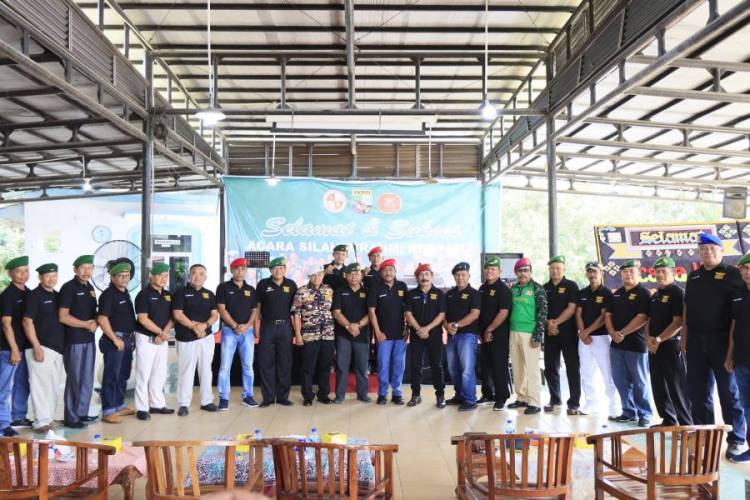 Walikota Binjai Hadiri Silaturahmi Forum Komunikasi Keluarga Besar Purnawirawan Linud 100/PS