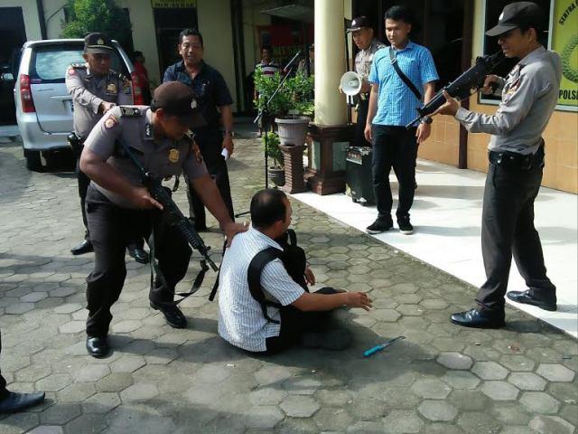 Serang Petugas SPK, Polsek Delitua Lumpuhkan Pelaku Pelaku Teroris