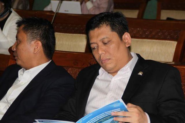 Memperlebar Defisit Anggaran Sama dengan Menambah Hutang