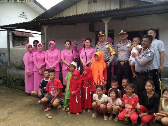 Peringati HUT Bhayangkara, Polres Deli Serdang Beri Bantuan ke Warga Kurang Mampu