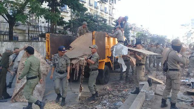  Pasca Penertiban, Pemko Medan Mulai Bersihkan Material Sisa Kios Pedagang di Jalan Bulan