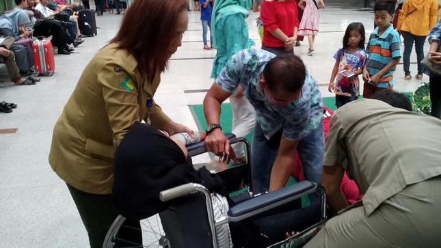 Pengunjung Pingsan, Penumpang Heboh di Bandara Kuala Namu